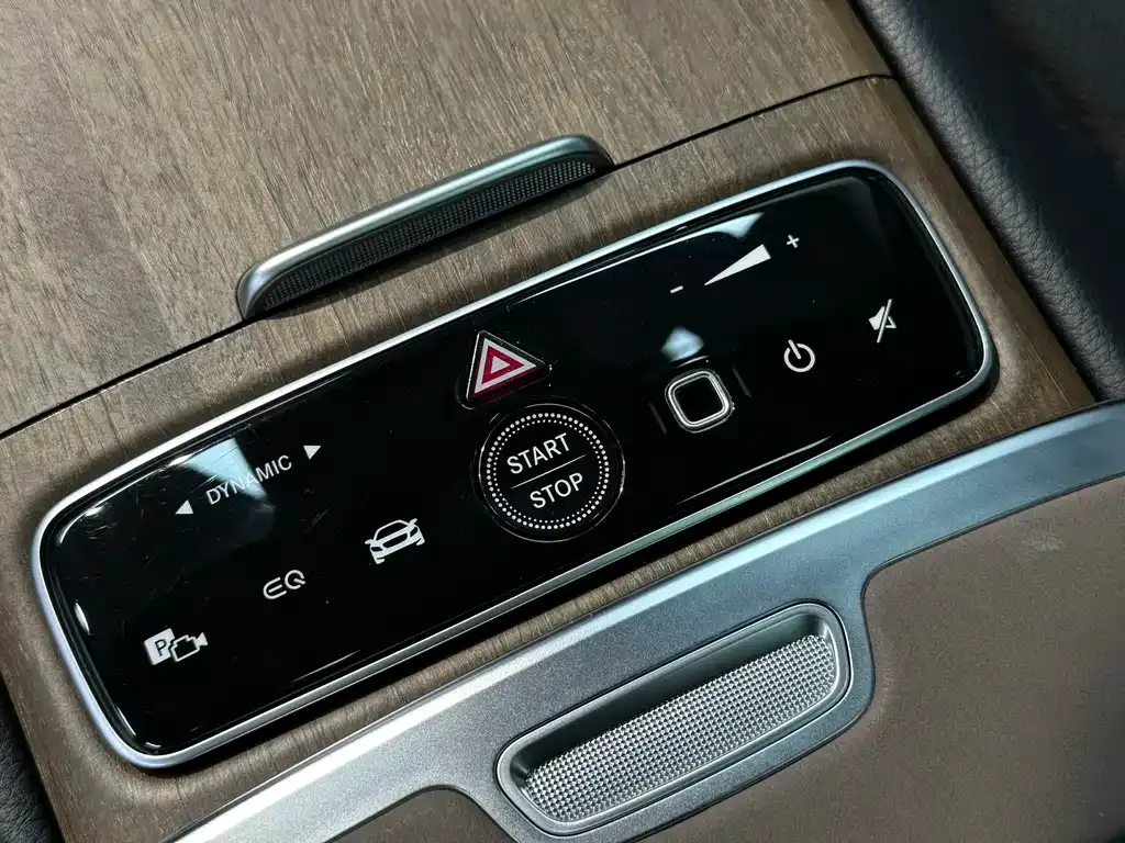 Mercedes-Benz EQS — фото 10