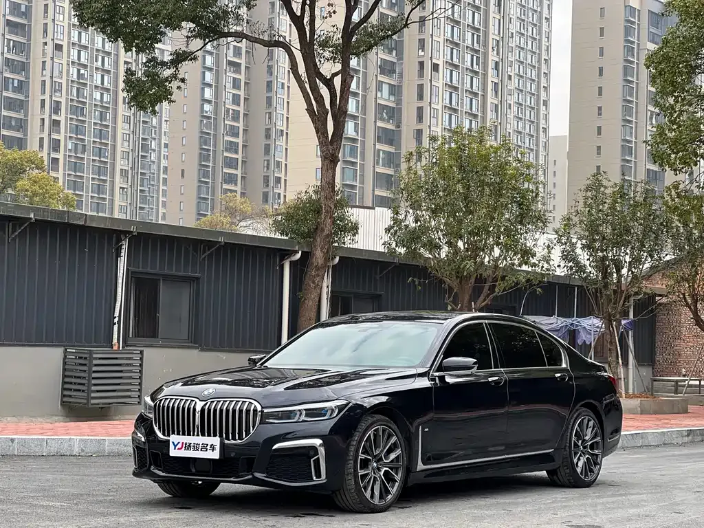 BMW 7 Series — фото 1