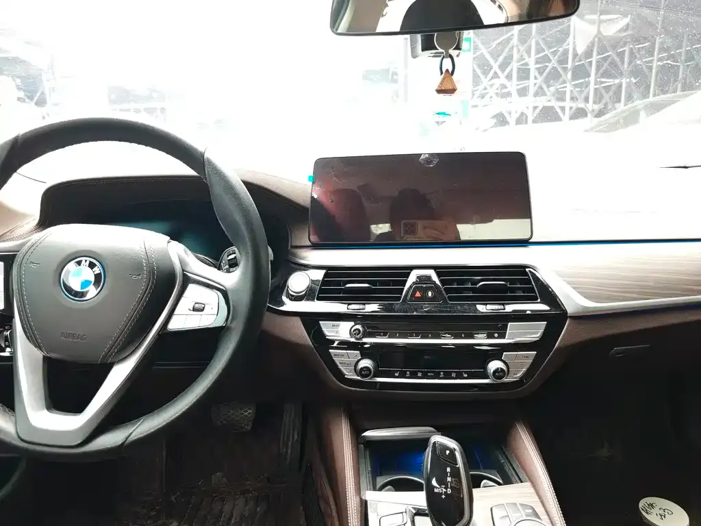 BMW 5 Series New Energy — фото 3