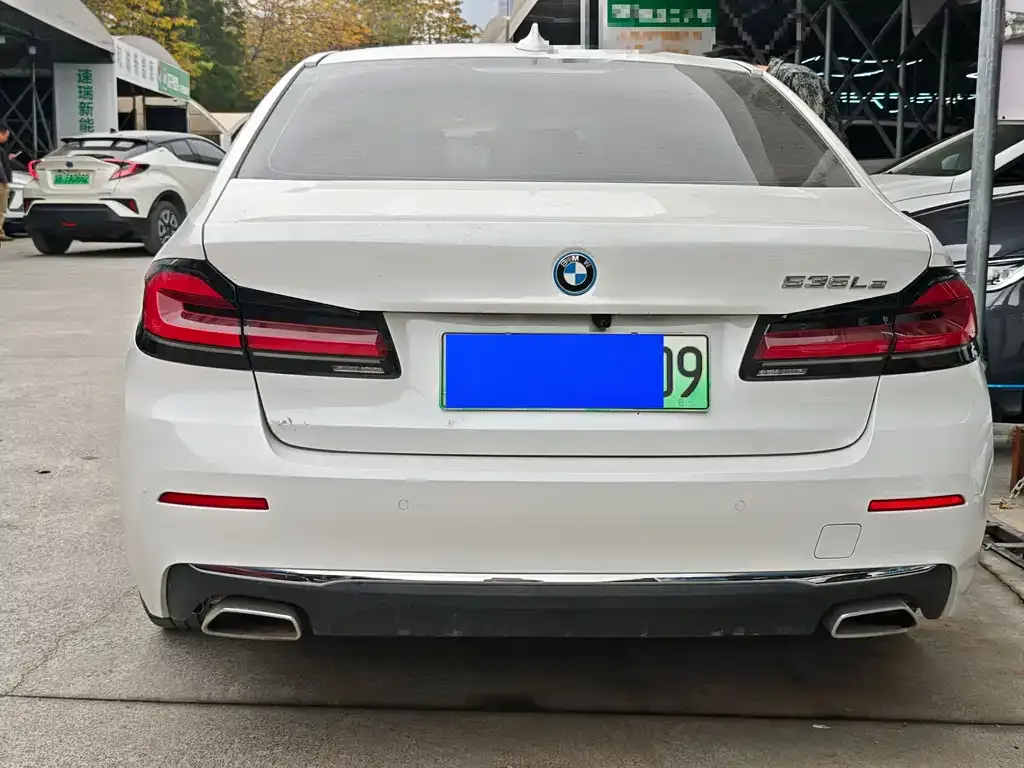 BMW 5 Series New Energy — фото 4