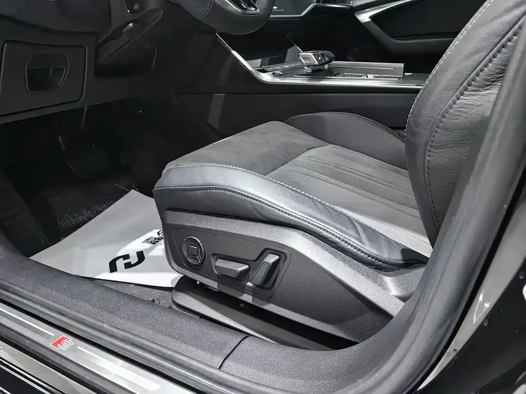 Audi A6L — фото 5