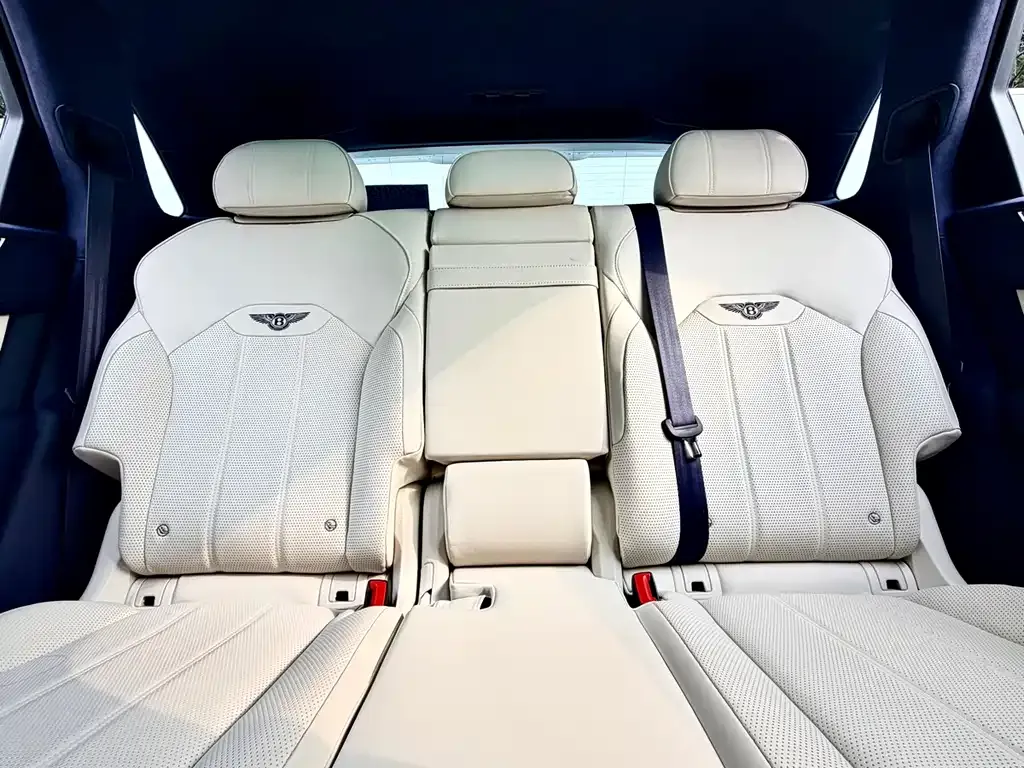 Bentley Bentayga — фото 6