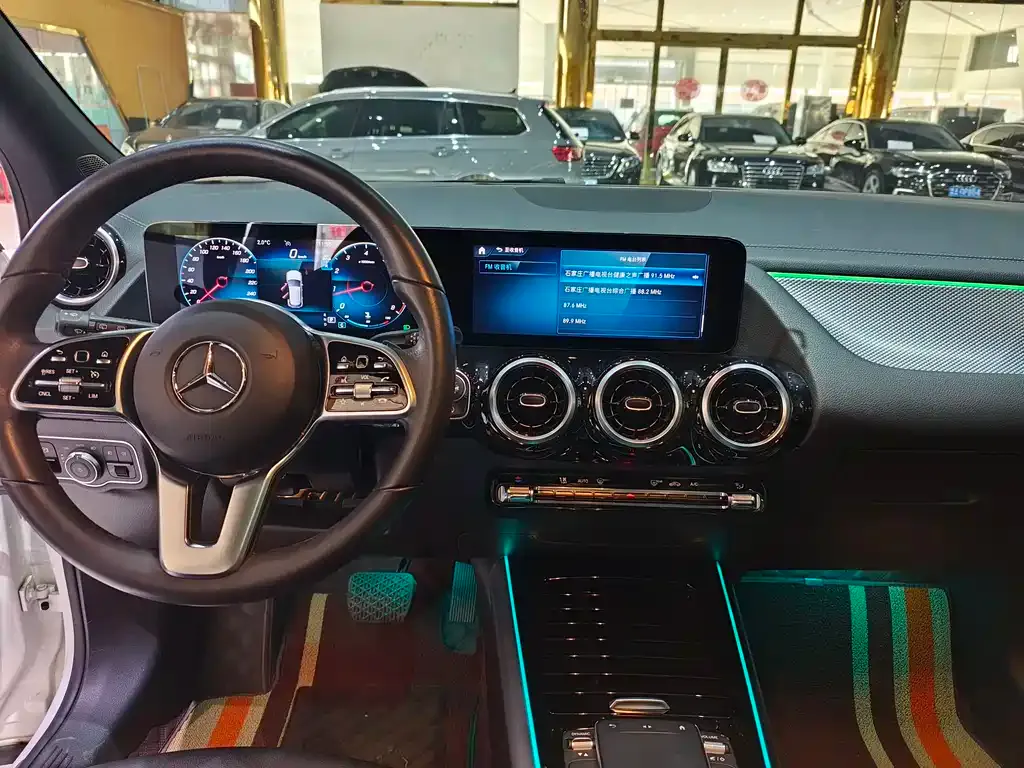 Mercedes-Benz GLA — фото 10