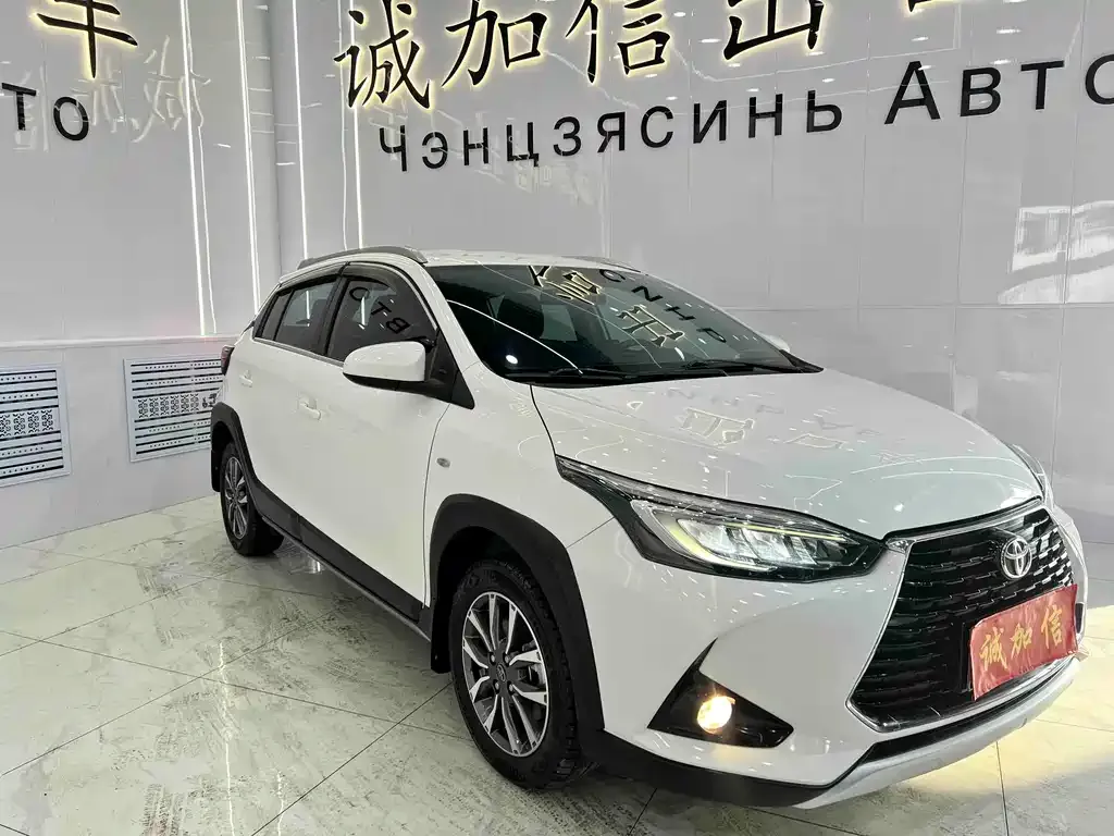Toyota Yaris L — фото 7