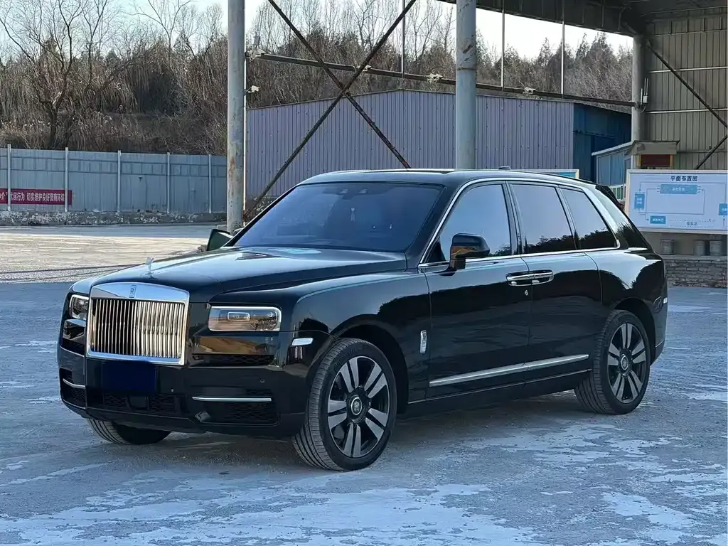 Rolls-Royce Cullinan — фото 10