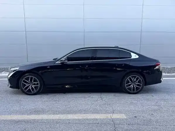 BMW i5 — фото 2