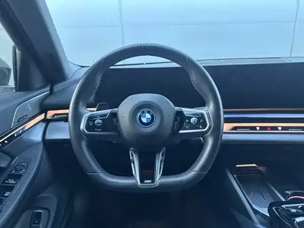 BMW i5 — фото 3