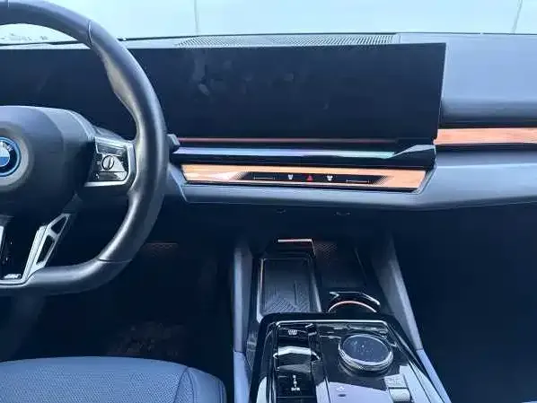 BMW i5 — фото 9