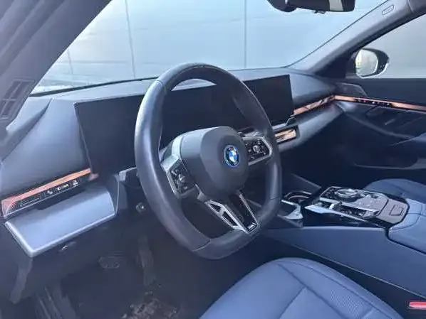 BMW i5 — фото 6