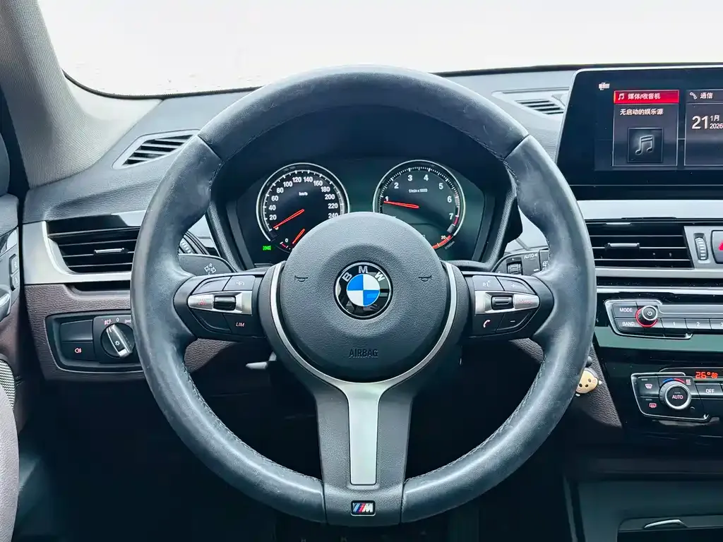 BMW X1 — фото 10