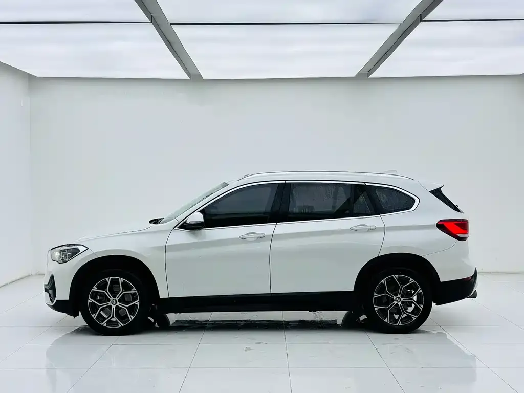 BMW X1 — фото 5