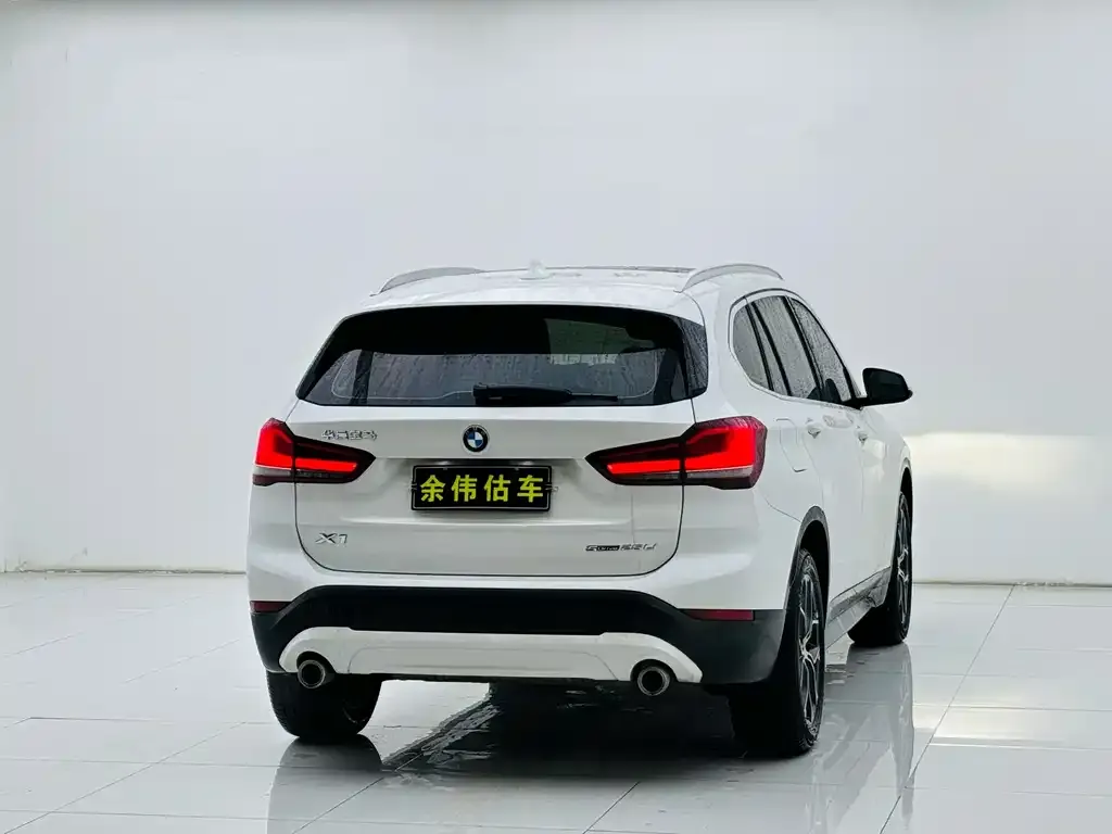 BMW X1 — фото 9