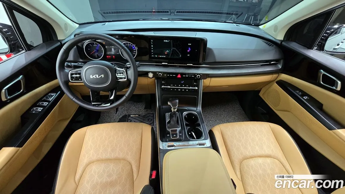 Kia Carnival — фото 10