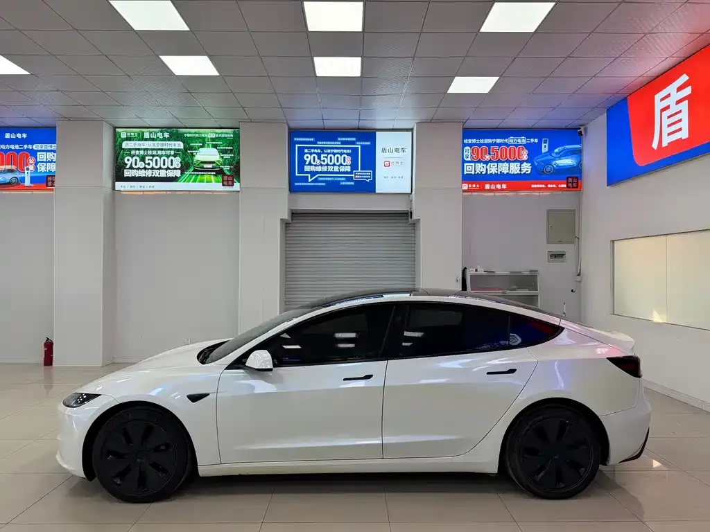 Tesla Model 3 — фото 4
