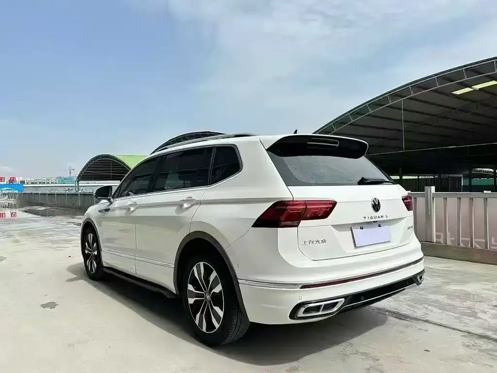 Volkswagen Tiguan L — фото 2