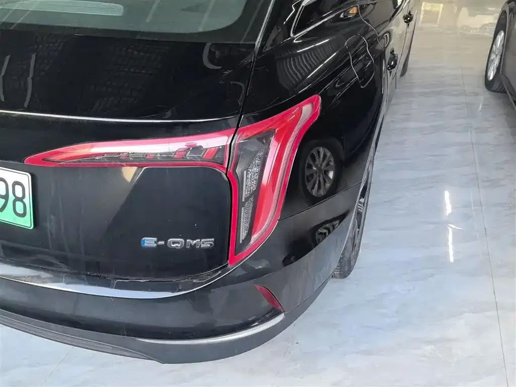 Hongqi E-QM5 — фото 2