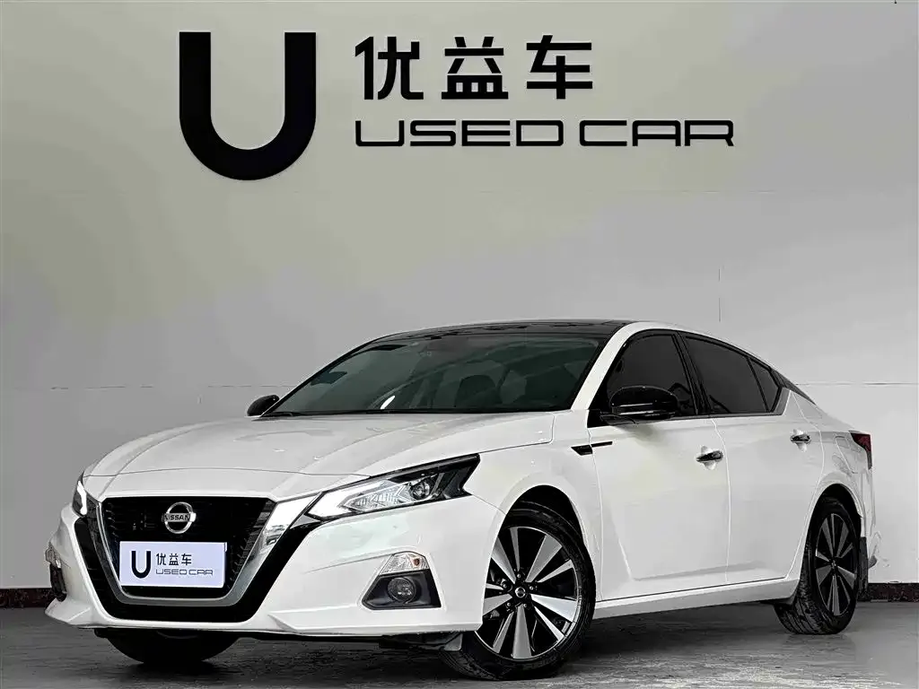 Nissan Teana — фото 1