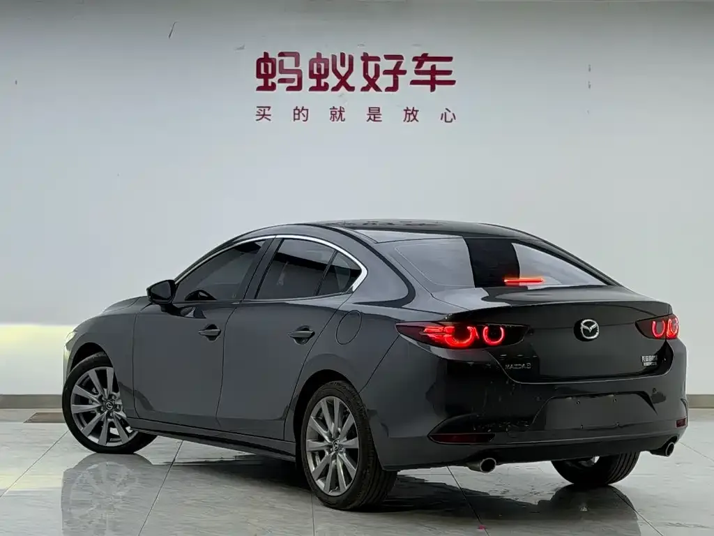 Mazda 3 Axela — фото 4