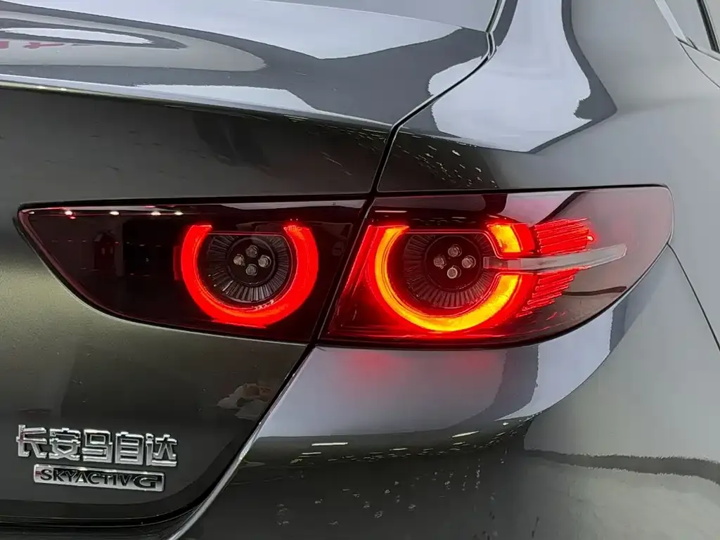 Mazda 3 Axela — фото 2