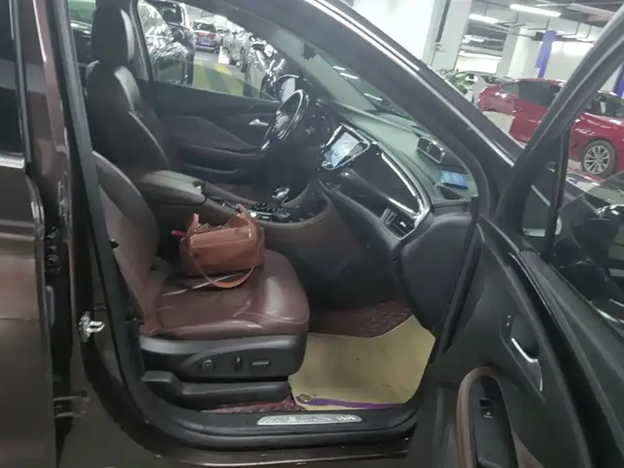 Buick Envision Plus — фото 10