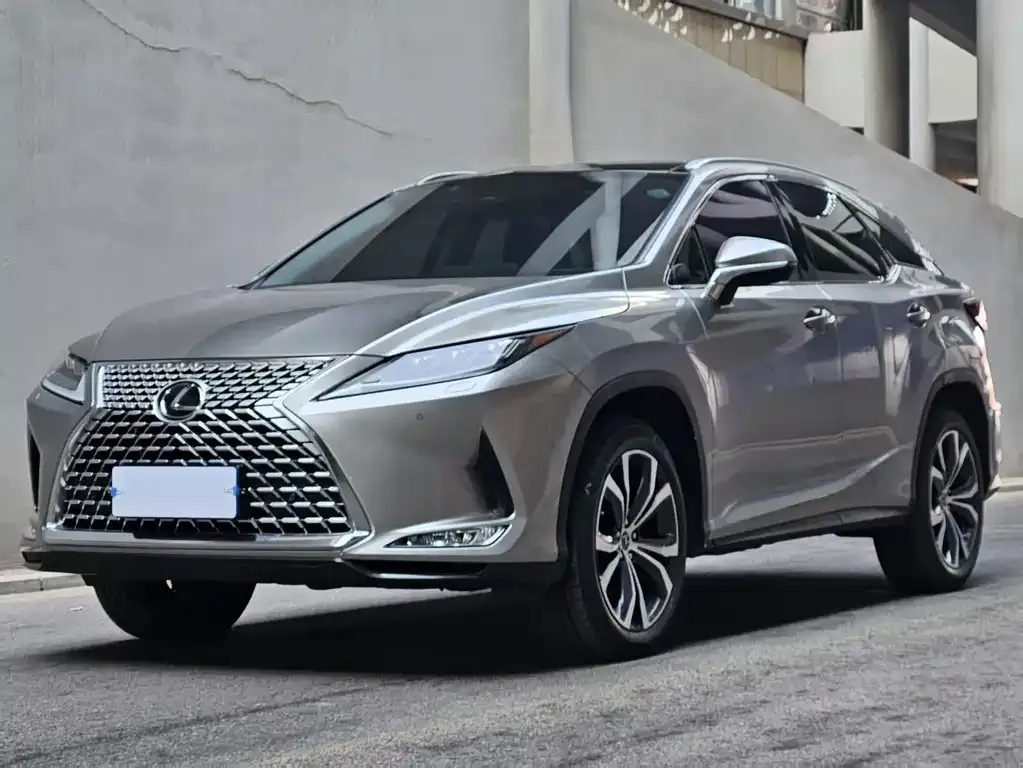 Lexus RX — фото 1