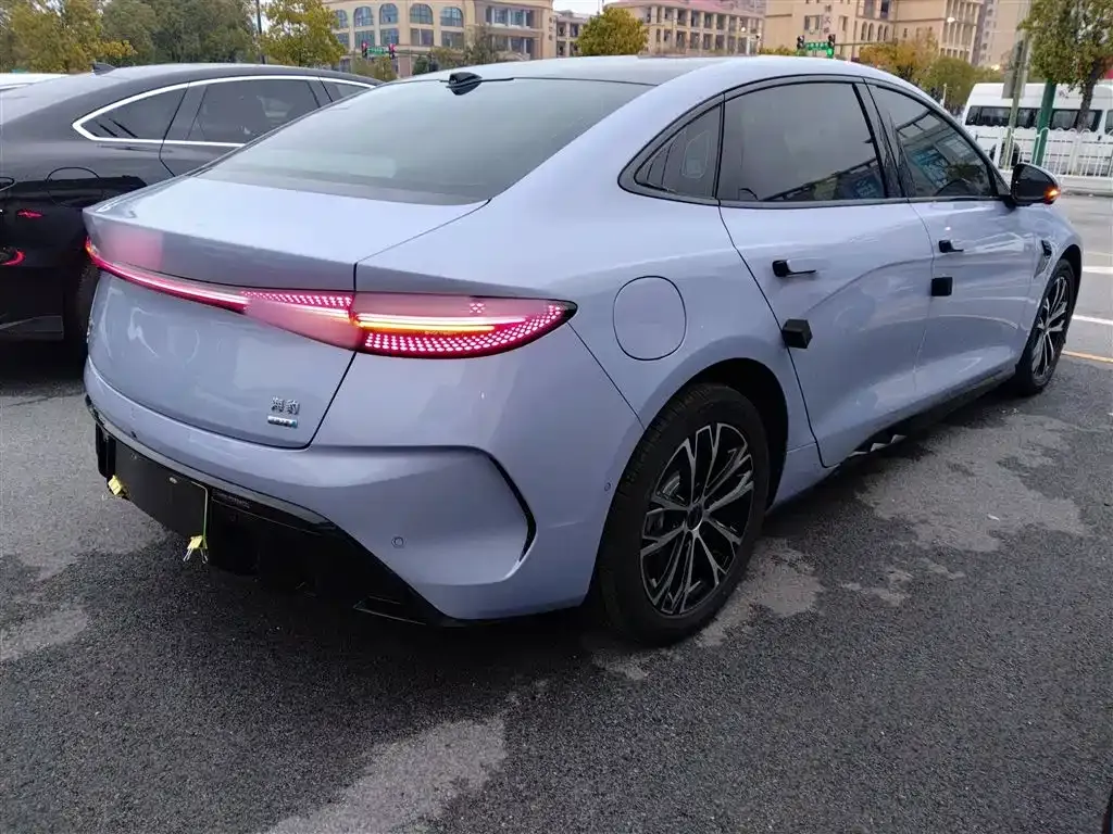 BYD Seal — фото 2