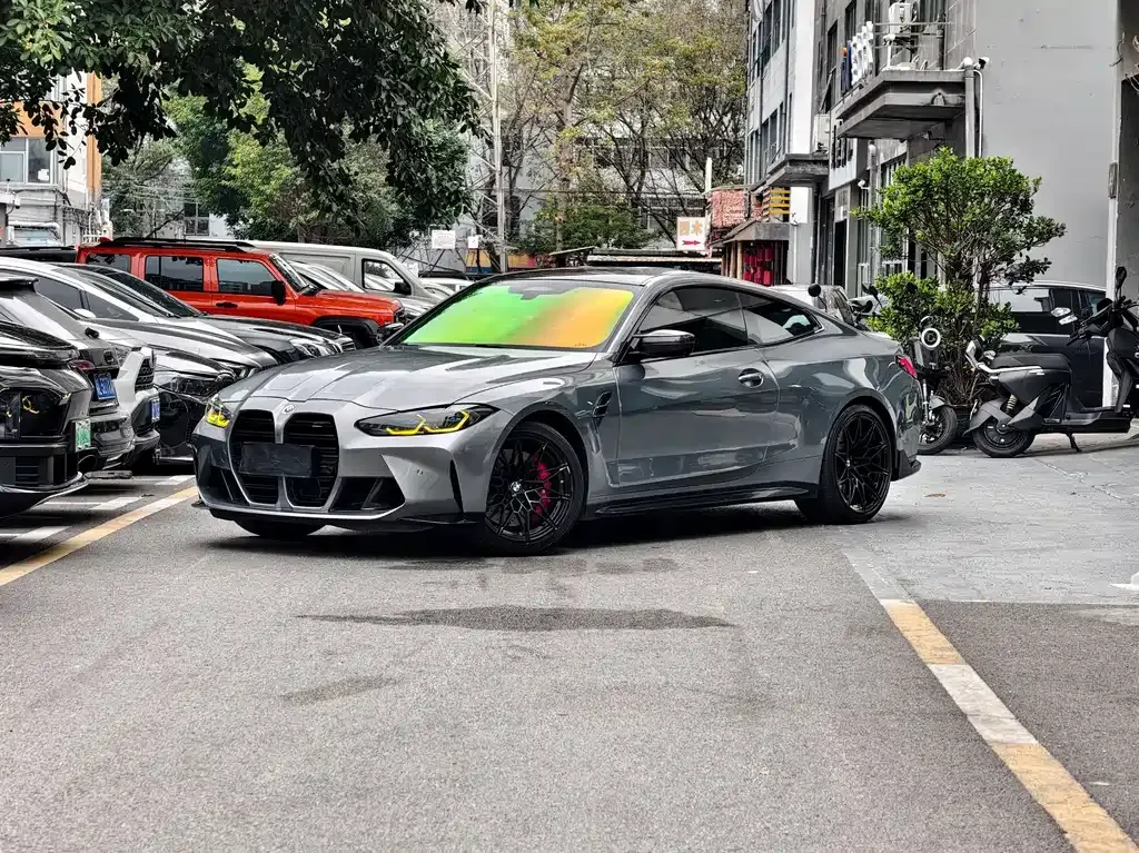 BMW M4 — фото 1