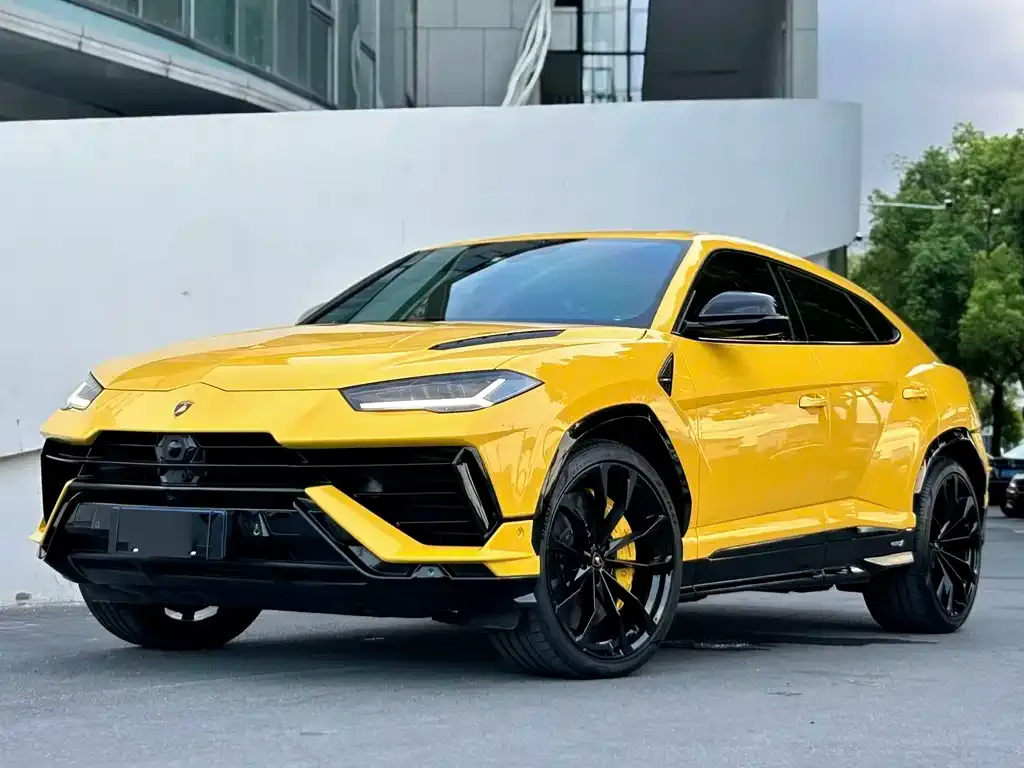 Lamborghini Urus — фото 1