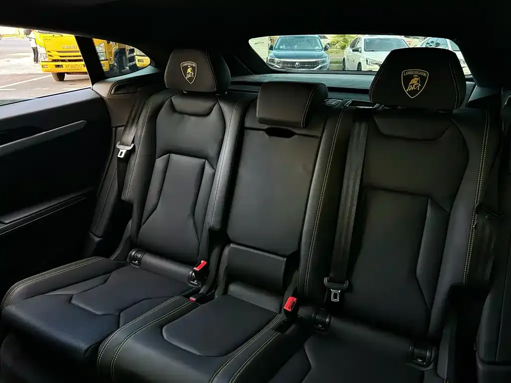 Lamborghini Urus — фото 8