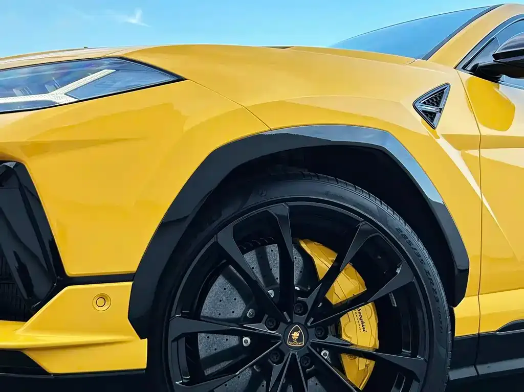 Lamborghini Urus — фото 10