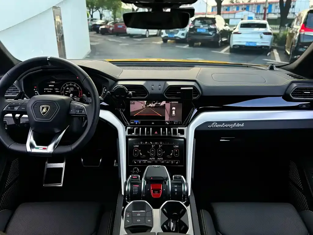 Lamborghini Urus — фото 3
