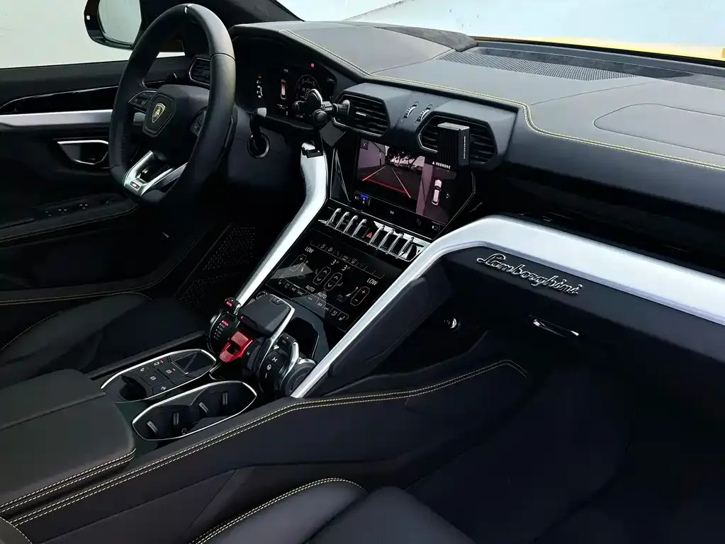 Lamborghini Urus — фото 2