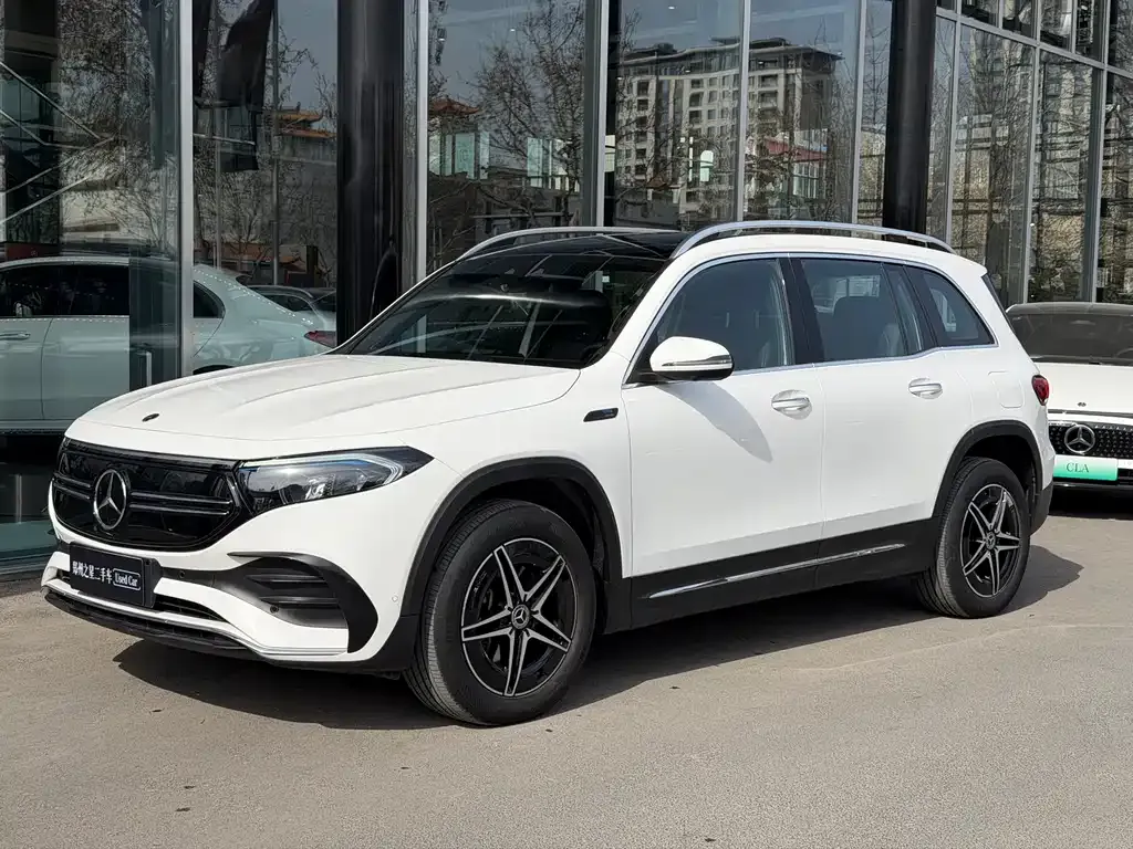 Mercedes-Benz EQB — фото 1