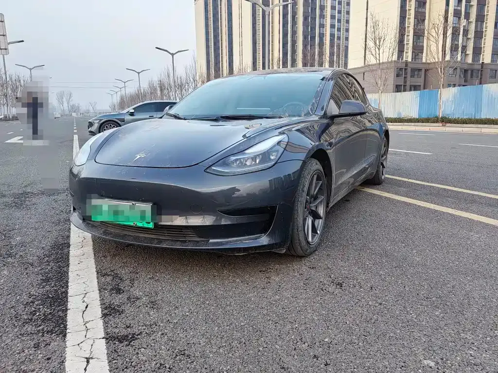 Tesla Model 3 — фото 1