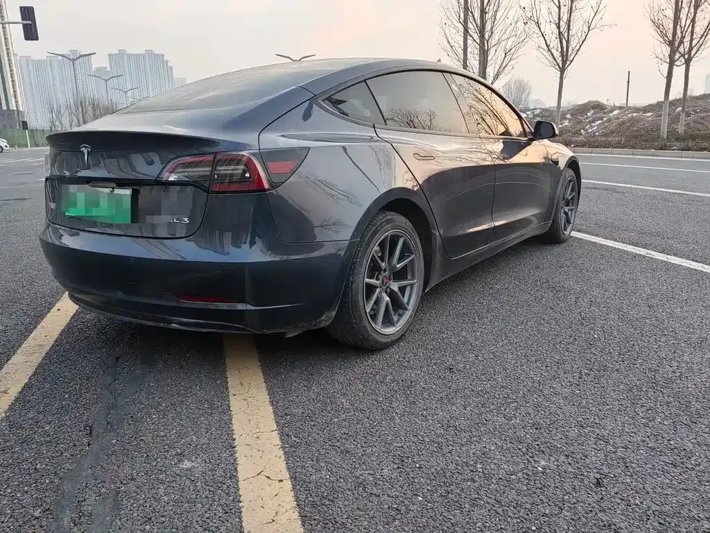 Tesla Model 3 — фото 5
