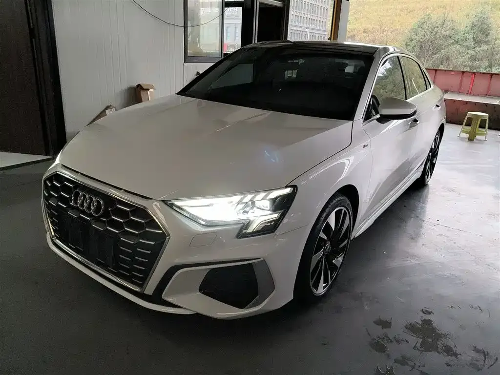 Audi A3 — фото 1