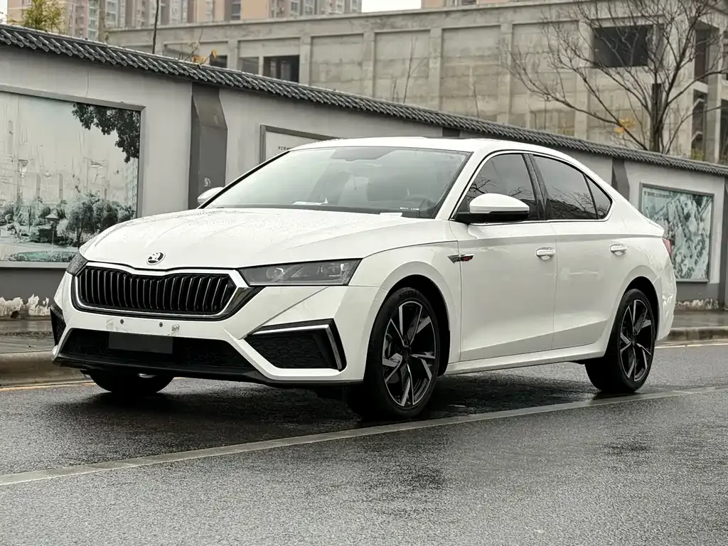 Skoda Octavia — фото 1