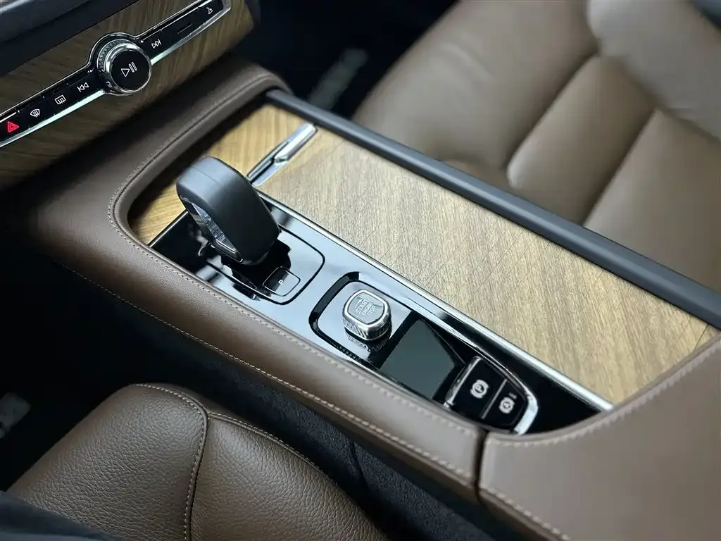 Volvo XC90 — фото 3