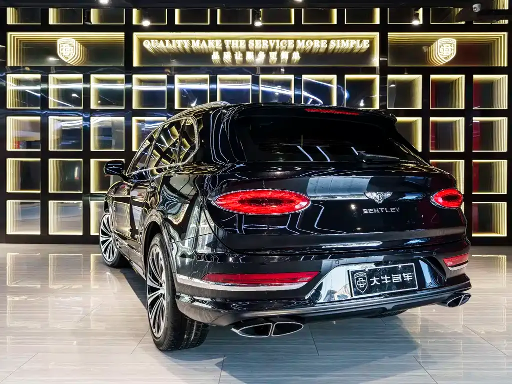 Bentley Bentayga — фото 10