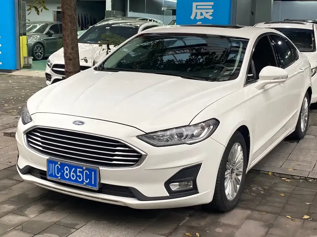 Ford Mondeo — фото 1