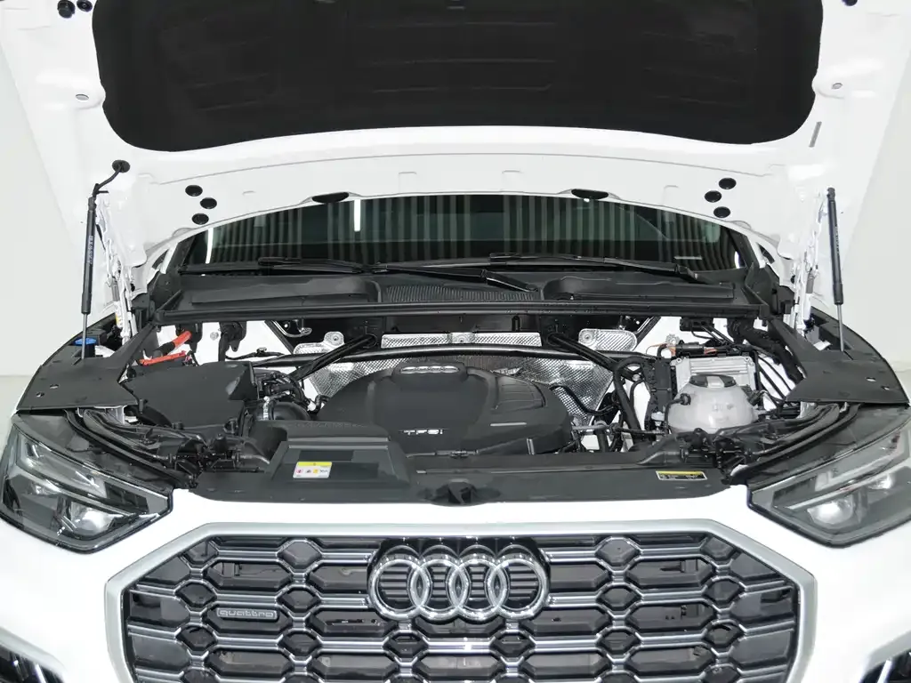 Audi Q5L — фото 4