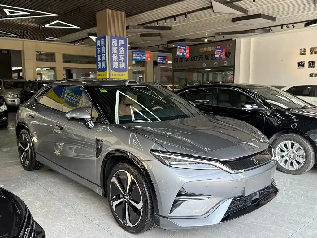 BYD L EV — фото 1