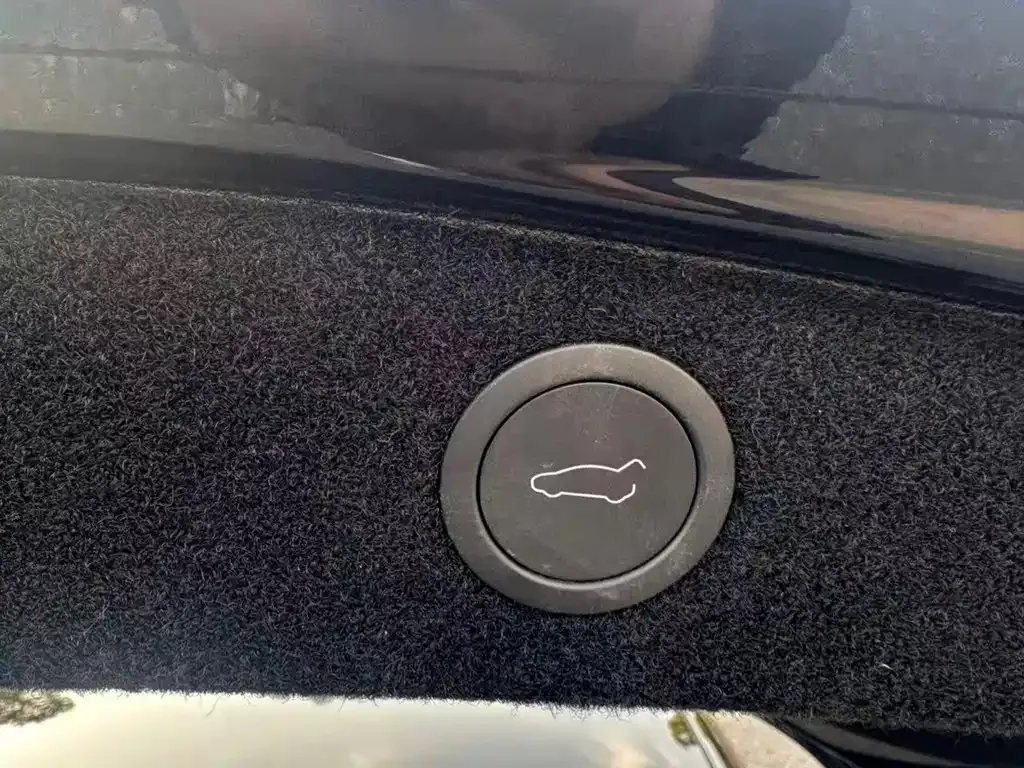 Tesla Model 3 — фото 4