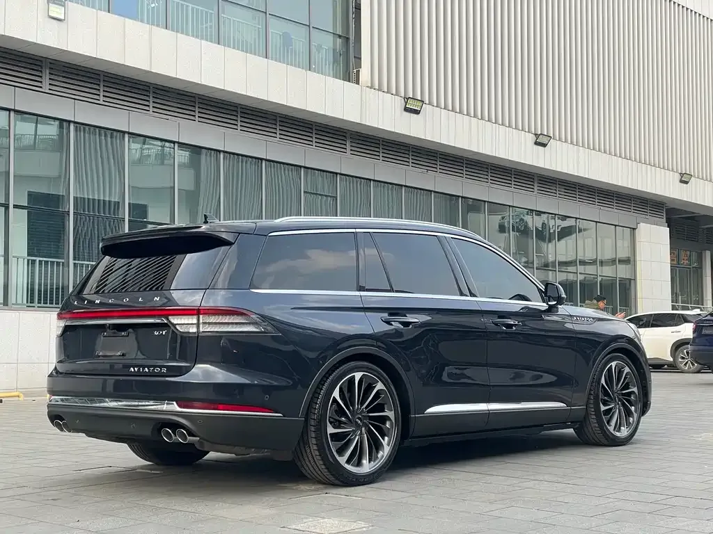 Lincoln Aviator — фото 10