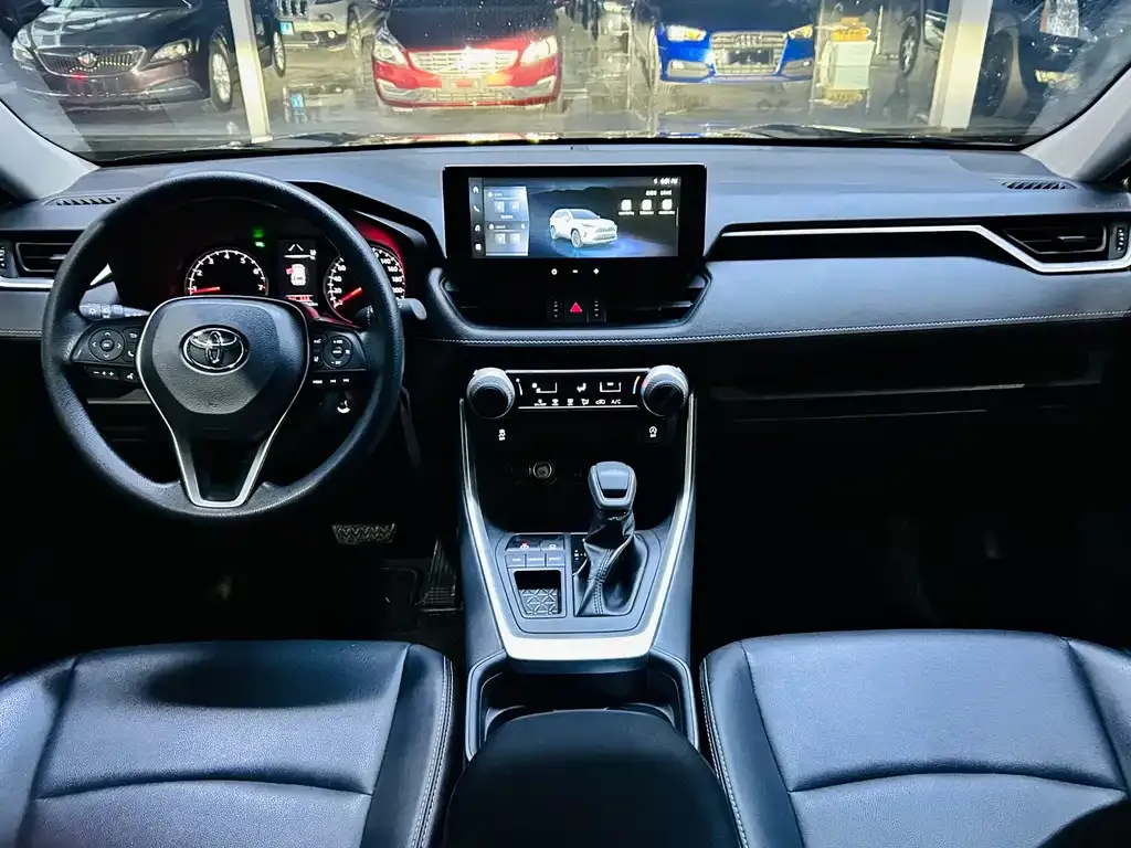 Toyota RAV4 — фото 5