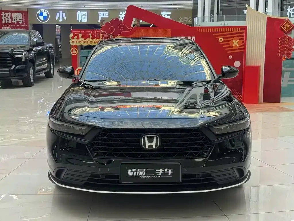 Honda Accord — фото 1