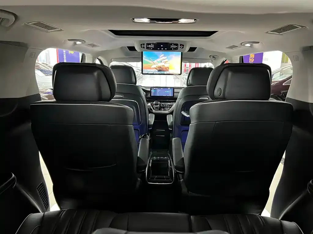 Roewe iMAX8 — фото 3