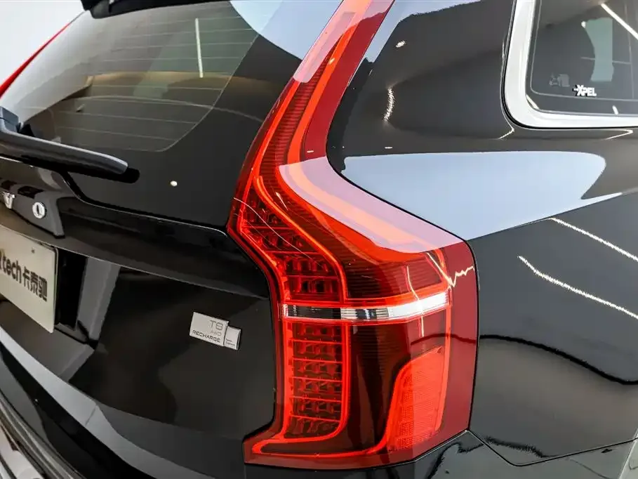 Volvo XC90 PHEV — фото 10