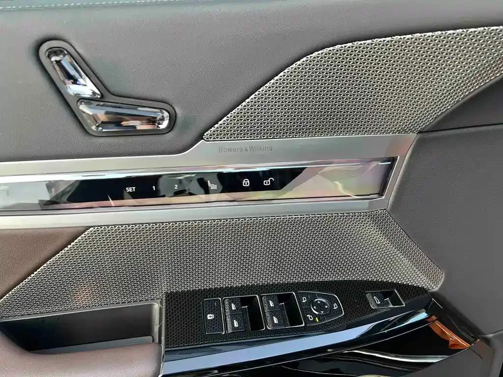 BMW 7 Series — фото 10