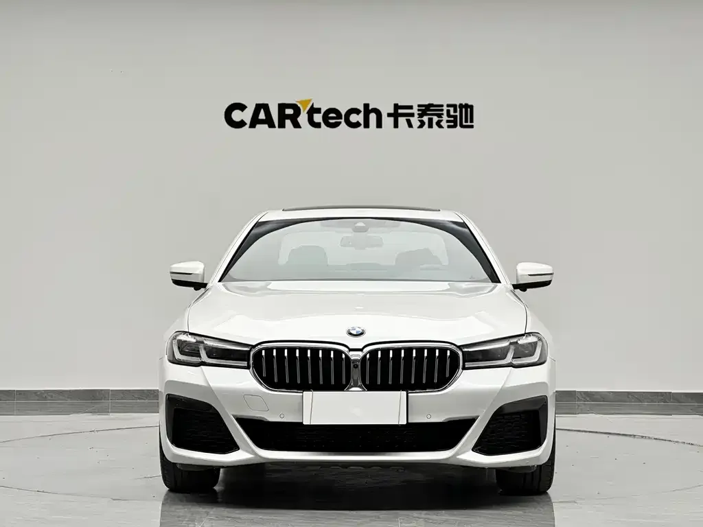 BMW 5 Series — фото 9